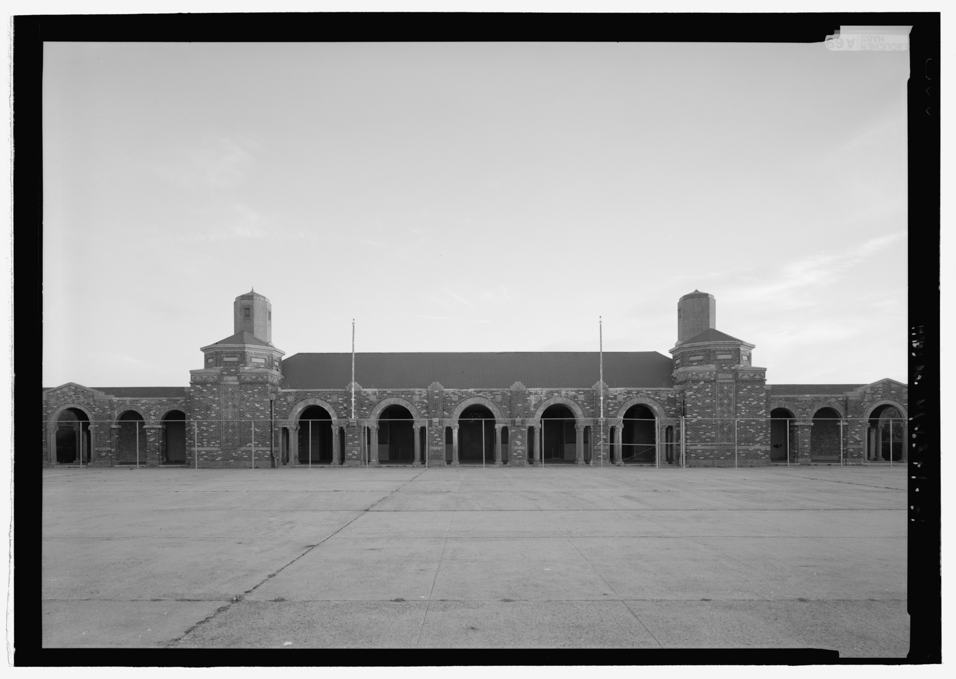 Beyond the Village and Back - Jacob Riis Park’s Art Deco Bathhouse ...