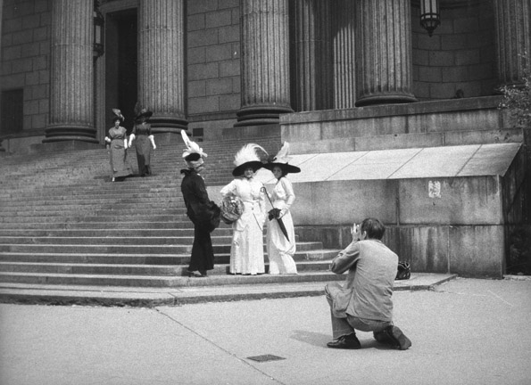 Mr. Cunningham at work outside the old New York County Courthouse. Image via New-York Historical Society.