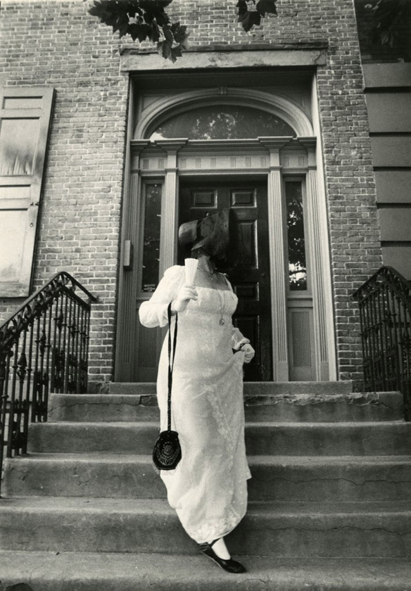 Bill Cunningham, Stuyvesant Fish House (built 1804), 21 Stuyvesant Street between Second and Third Avenues, 1968-1976. Image via New-York Historical Society.
