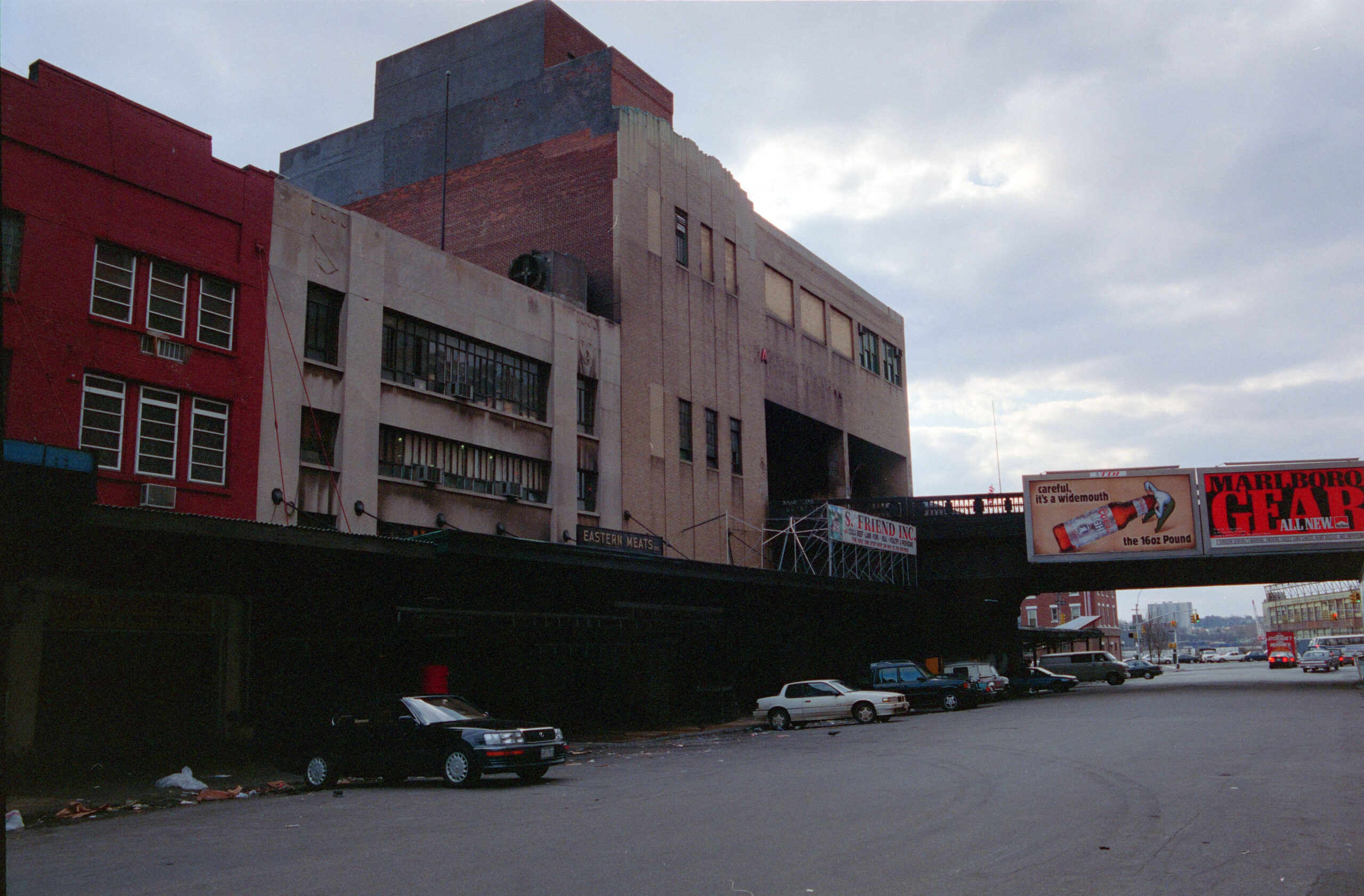 Looking southwest on 14th Street from west of Washington Street, with